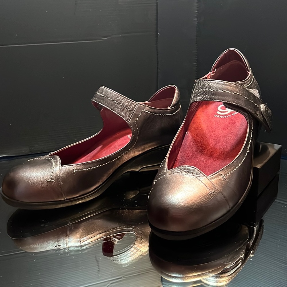 Gravity Defyers Metallic Slate Closed Toe Low Wedges Genuine Leather